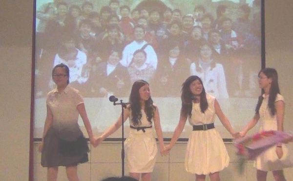 手语舞《感恩的心》    信息081    盛红梅、陆婉蓉等